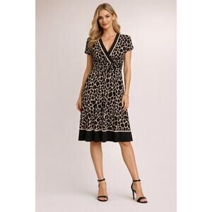 Sandra Darren Animal Print Faux Wrap Dress Size 14 Knee Length Short Sleeve